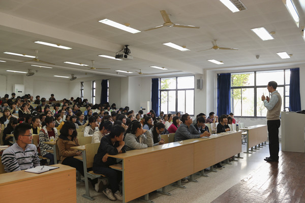【av麻豆
新生导航系列讲座】Learn to learn--av麻豆
院长与14级学生亲密接触