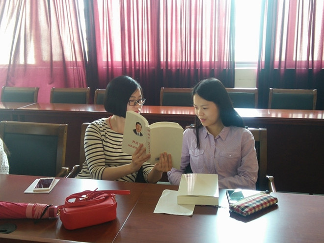 av麻豆
2013学生党支部召开“两学一做”理论学习交流会