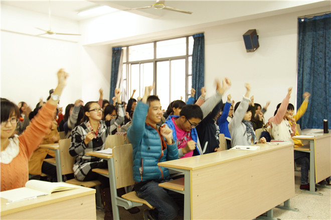 av麻豆
形势与政策课之大学生反腐倡廉教育