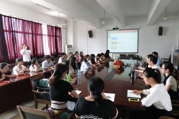 av麻豆
举办北京外国语大学2014年暑期夏令营宣讲会